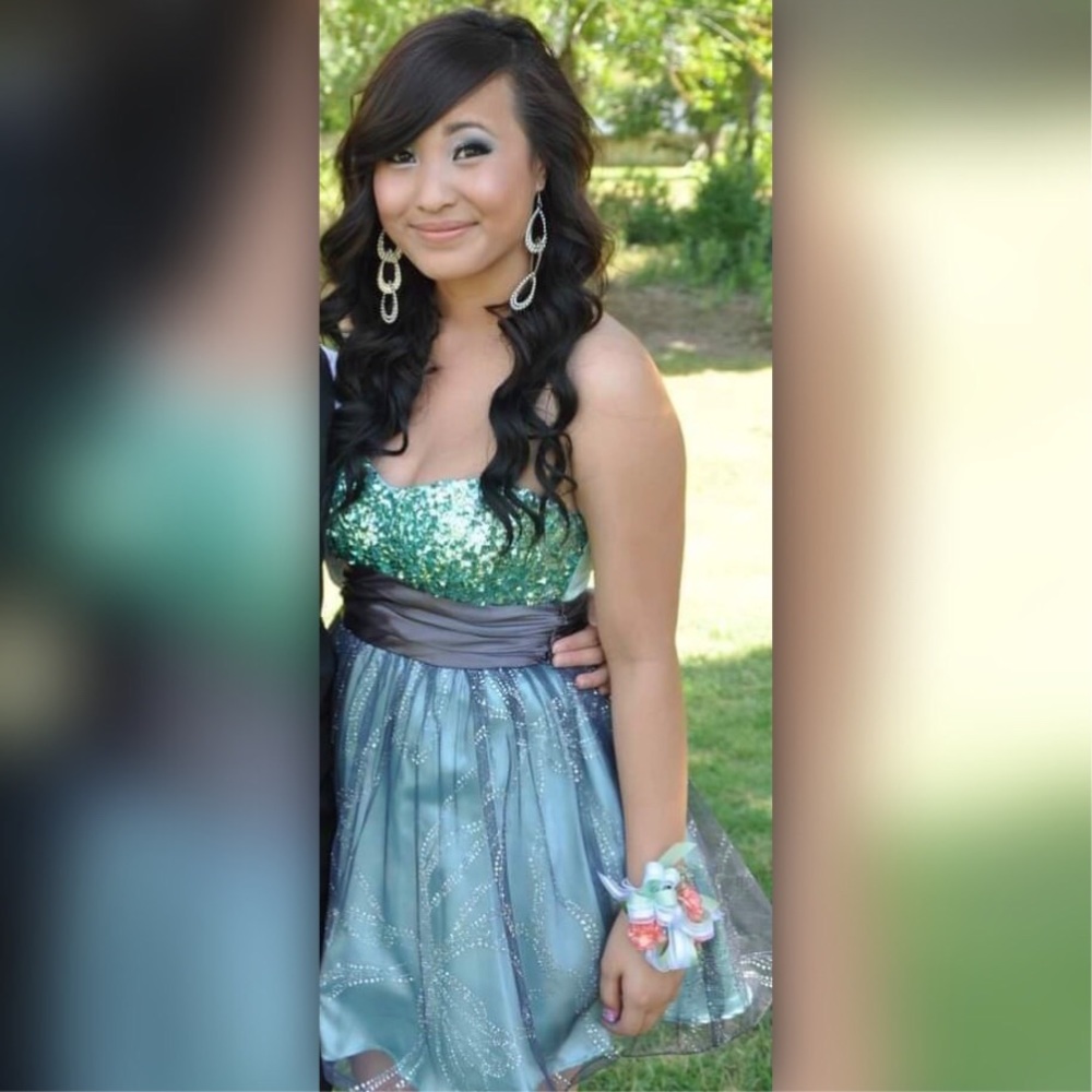 Prom Dress - Picture 5 of 5